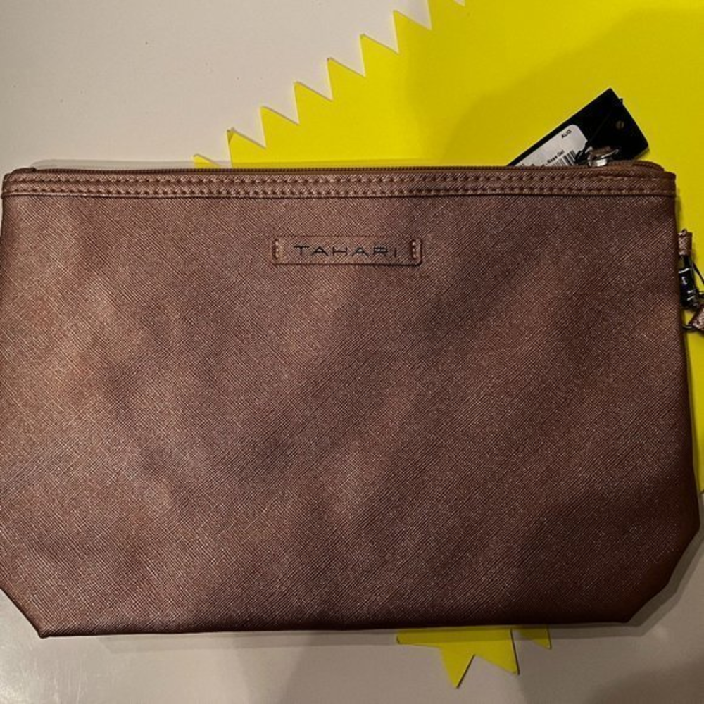 Tahari Cosmetic Wristlet – Rose Gold – New‎ (accessory/x)
